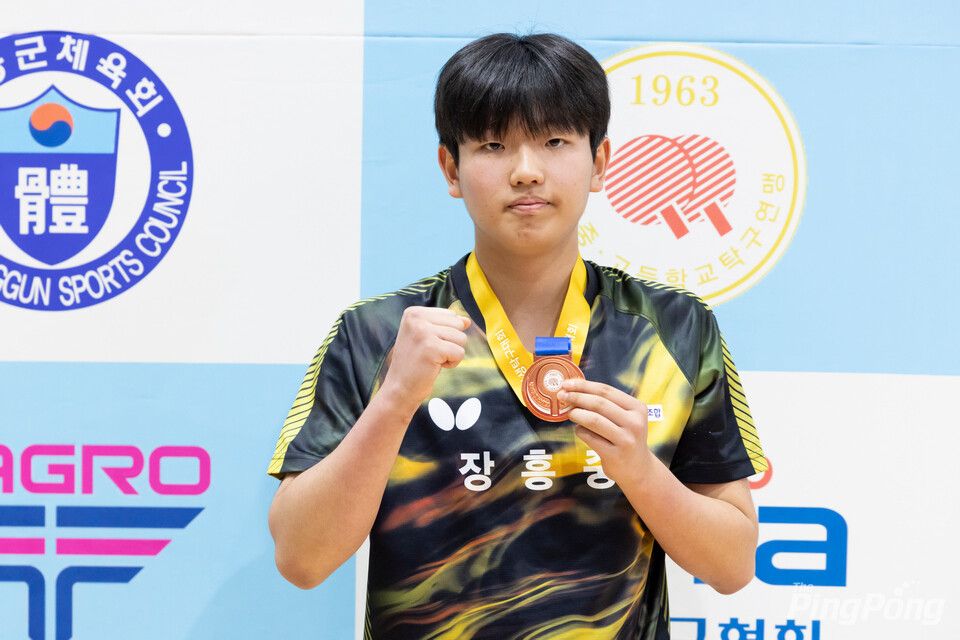 중등부 남자단식 공동 3위 김려원  개인복식 우승.jpg